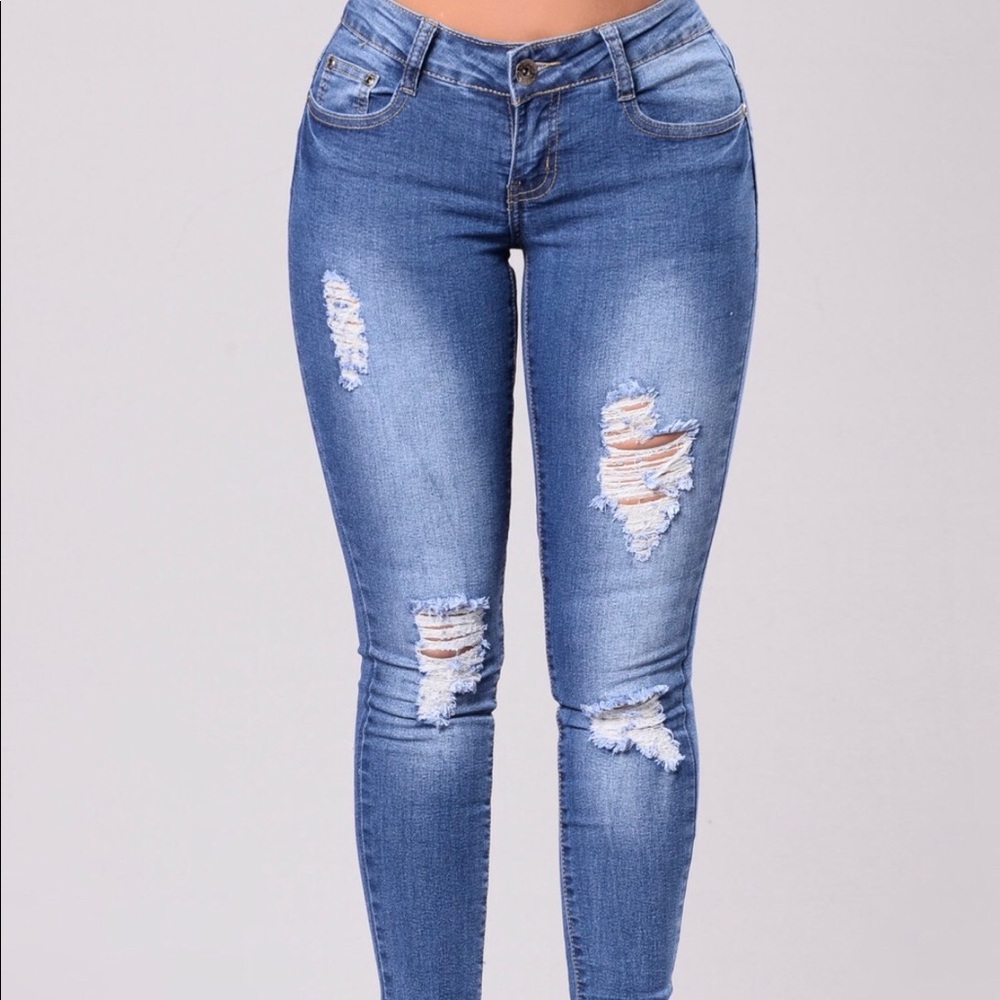 Fashion Nova Ripped jeans